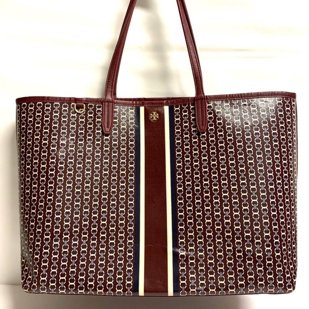 Tory Burch Gemini Link Coated Canvas
Burgundy Bag